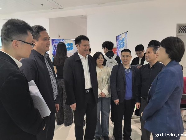 学校举行2025届毕业生政法/经管类专场双选会